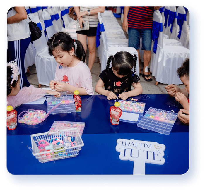 Mang đến cơ hội phát triển toàn diện và nuôi dưỡng sự tự tin cho các bé gái có hoàn cảnh khó khăn - Ảnh 1. Mang đến cơ hội phát triển toàn diện và nuôi dưỡng sự tự tin cho các bé gái có hoàn cảnh khó khăn - Ảnh 1.