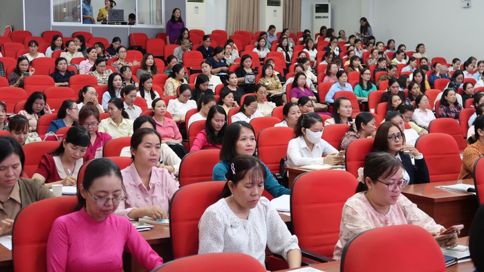 Cán bộ Hội LHPN TPHCM họp mặt lần đầu tiên sau khi sáp nhập- Ảnh 1. Cán bộ Hội LHPN TPHCM họp mặt lần đầu tiên sau khi sáp nhập- Ảnh 1.