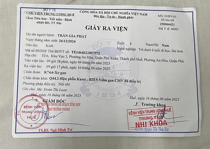 Ánh mắt cầu cứu của bé trai 7 tháng tuổi bụng to bất thường vì bệnh hiểm nghèo- Ảnh 2. Ánh mắt cầu cứu của bé trai 7 tháng tuổi bụng to bất thường vì bệnh hiểm nghèo- Ảnh 2.