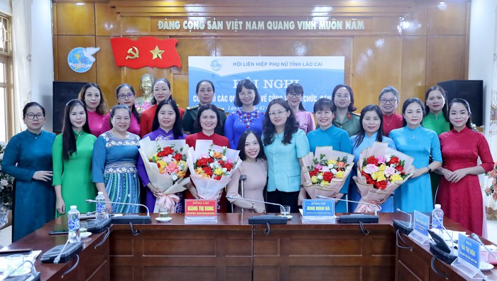 Bà Đinh Minh Hà giữ chức Chủ tịch Hội LHPN tỉnh Lào Cai
- Ảnh 1.