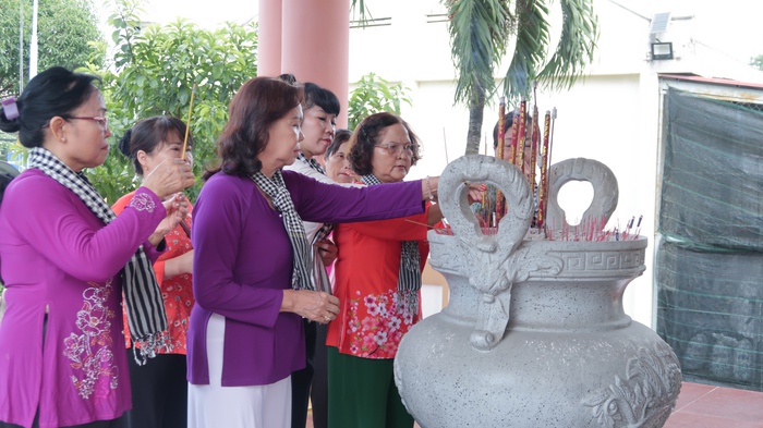TPHCM: Hội LHPN phường Tam Bình tri ân nhân Ngày Thương binh - Liệt sĩ- Ảnh 4.