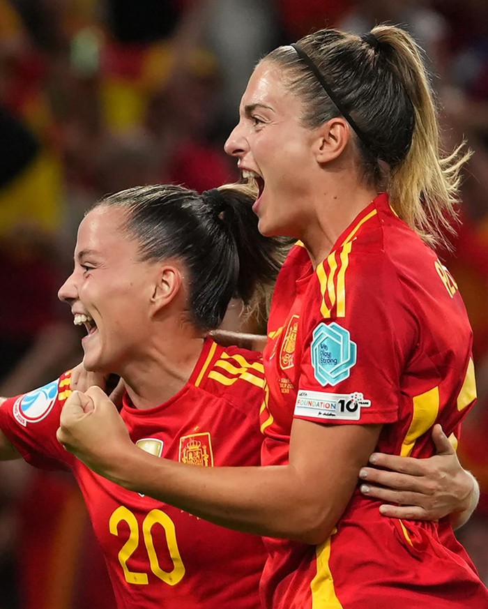 EURO nữ 2025 diễn ra hấp dẫn và đầy cảm xúc- Ảnh 7. EURO nữ 2025 diễn ra hấp dẫn và đầy cảm xúc- Ảnh 7.