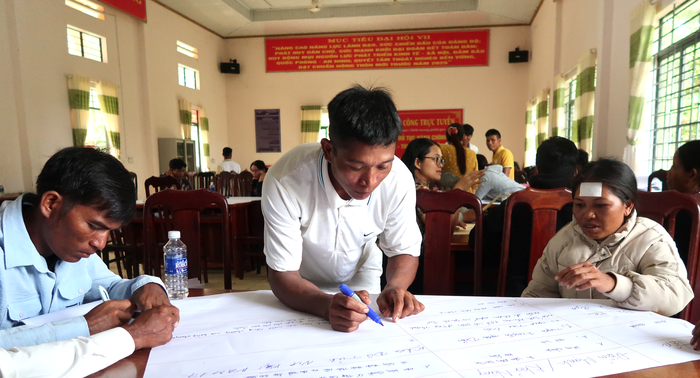 Kiên trì "truyền lửa", lan toả lối sống không khói thuốc trong buôn làng người Jrai
- Ảnh 1. Kiên trì "truyền lửa", lan toả lối sống không khói thuốc trong buôn làng người Jrai
- Ảnh 1.