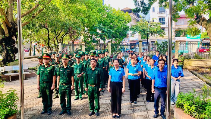 Hà Nội: Hội viên, phụ nữ hưởng ứng "Ngày cuối tuần xanh"- Ảnh 4. Hà Nội: Hội viên, phụ nữ hưởng ứng "Ngày cuối tuần xanh"- Ảnh 4.