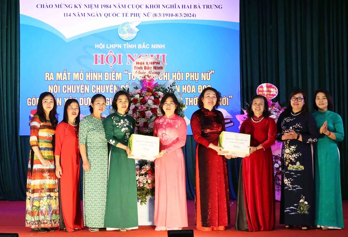 Hội LHPN tỉnh Bắc Ninh và Báo Phụ nữ Việt Nam thảo luận phối hợp công tác tuyên truyền - Ảnh 1.