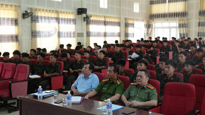 Công an tỉnh Cao Bằng tập huấn phòng, chống tác hại của thuốc lá năm 2025- Ảnh 1. Công an tỉnh Cao Bằng tập huấn phòng, chống tác hại của thuốc lá năm 2025- Ảnh 1.