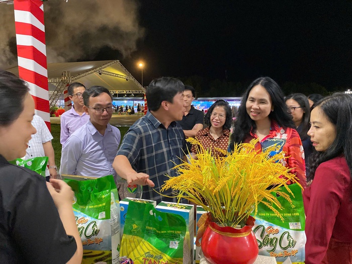 Nâng cao năng lực cạnh tranh, giúp doanh nghiệp tham gia thương mại điện tử xuyên biên giới- Ảnh 1. Nâng cao năng lực cạnh tranh, giúp doanh nghiệp tham gia thương mại điện tử xuyên biên giới- Ảnh 1.