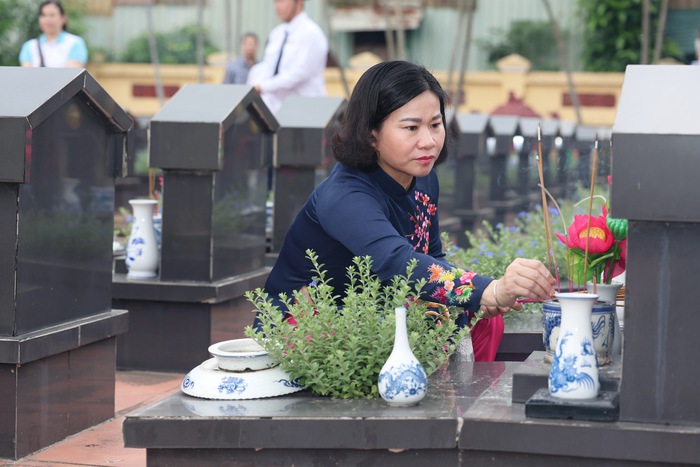 Lãnh đạo Hội LHPNVN tri ân Mẹ Việt Nam anh hùng, người có công, gia đình chính sách tại Hà Nội- Ảnh 2. Lãnh đạo Hội LHPNVN tri ân Mẹ Việt Nam anh hùng, người có công, gia đình chính sách tại Hà Nội- Ảnh 2.