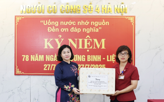 Lãnh đạo Hội LHPNVN tri ân Mẹ Việt Nam anh hùng, người có công, gia đình chính sách tại Hà Nội- Ảnh 8. Lãnh đạo Hội LHPNVN tri ân Mẹ Việt Nam anh hùng, người có công, gia đình chính sách tại Hà Nội- Ảnh 8.