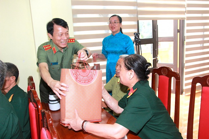 Lãnh đạo Đảng, Nhà nước quan tâm chăm lo người có công Lạng Sơn, Phú Thọ- Ảnh 4. Lãnh đạo Đảng, Nhà nước quan tâm chăm lo người có công Lạng Sơn, Phú Thọ- Ảnh 4.