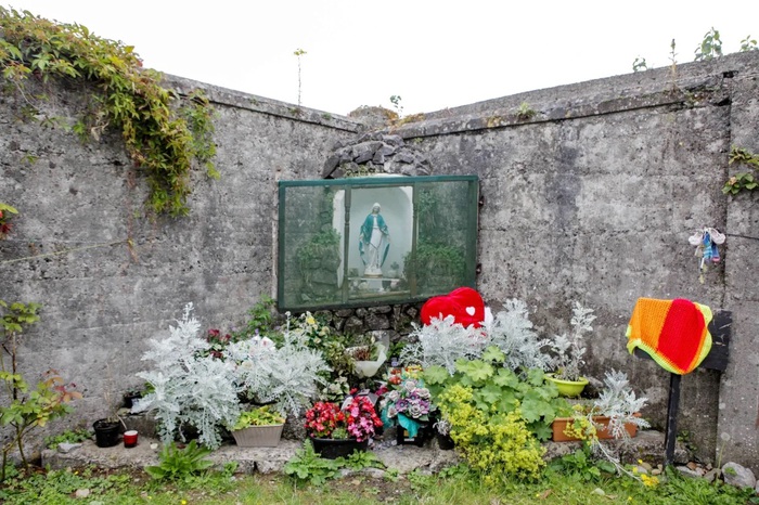 Ireland rúng động khi khai quật "Nhà Mẹ và Bé" ở Tuam- Ảnh 3. Ireland rúng động khi khai quật "Nhà Mẹ và Bé" ở Tuam- Ảnh 3.