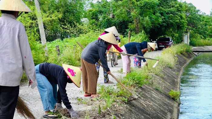 Đà Nẵng: Phụ nữ làm đẹp môi trường, chào mừng Đại hội Đảng bộ các cấp- Ảnh 1. Đà Nẵng: Phụ nữ làm đẹp môi trường, chào mừng Đại hội Đảng bộ các cấp- Ảnh 1.