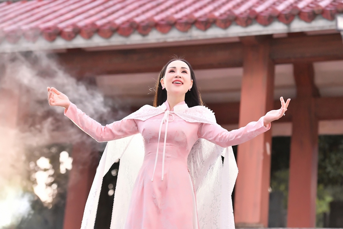 Sao Mai Khánh Ly hát bên bến sông Thạch Hãn Sao Mai Khánh Ly hát bên bến sông Thạch Hãn