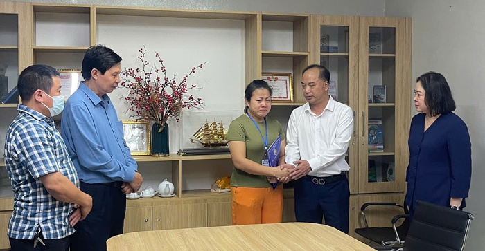 Quỹ Bảo trợ trẻ em Việt Nam thăm hỏi, hỗ trợ gia đình nạn nhân vụ lật tàu du lịch Vịnh Xanh 58- Ảnh 1. Quỹ Bảo trợ trẻ em Việt Nam thăm hỏi, hỗ trợ gia đình nạn nhân vụ lật tàu du lịch Vịnh Xanh 58- Ảnh 1.