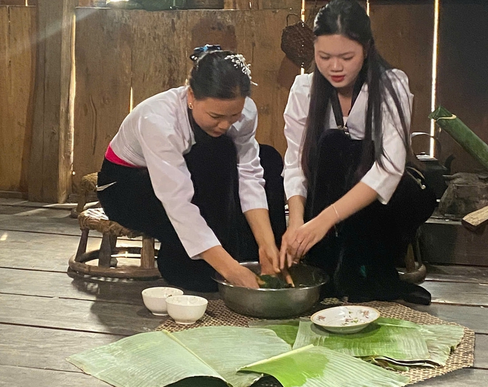 Chiếc điện thoại thông minh đưa bản làng khởi sắc- Ảnh 2. Chiếc điện thoại thông minh đưa bản làng khởi sắc- Ảnh 2.