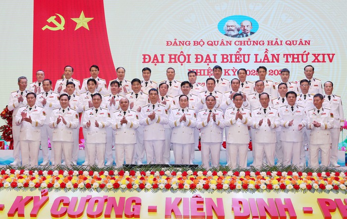 Đại hội Đại biểu Quân chủng Hải quân lần thứ XIV thành công tốt đẹp- Ảnh 4. Đại hội Đại biểu Quân chủng Hải quân lần thứ XIV thành công tốt đẹp- Ảnh 4.