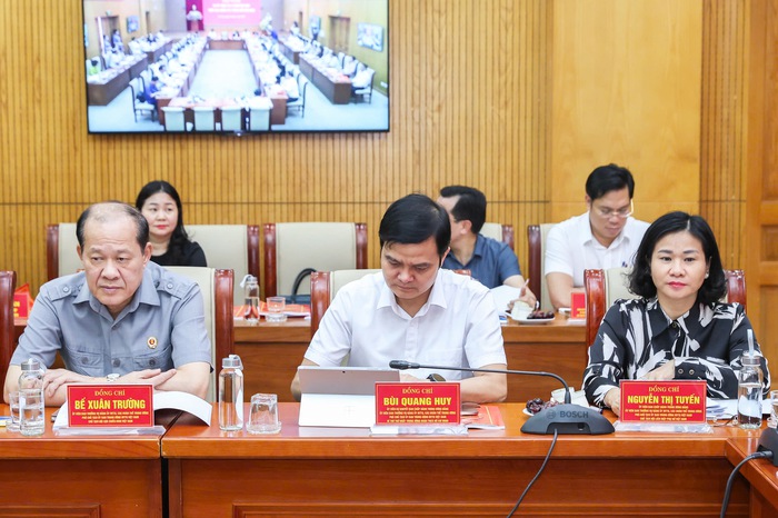 Phát huy vai trò hạt nhân chính trị, lãnh đạo toàn diện của Đảng uỷ Mặt trận Tổ quốc, các đoàn thể Trung ương- Ảnh 3. Phát huy vai trò hạt nhân chính trị, lãnh đạo toàn diện của Đảng uỷ Mặt trận Tổ quốc, các đoàn thể Trung ương- Ảnh 3.