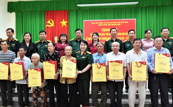 Hành trình tri ân của phụ nữ Quân đội- Ảnh 2.