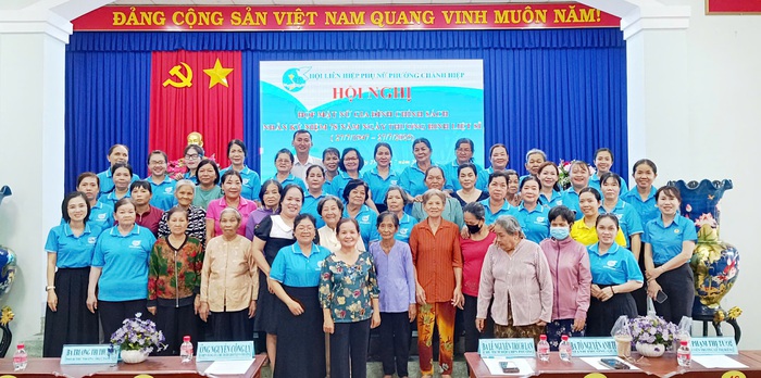 TPHCM: Hội LHPN phường Chánh Hiệp họp mặt, tặng quà nữ gia đình chính sách - Ảnh 1. TPHCM: Hội LHPN phường Chánh Hiệp họp mặt, tặng quà nữ gia đình chính sách - Ảnh 1.