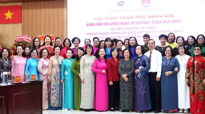 Sau 11 năm, số lượng nhà khoa học nữ tăng thêm hơn 22 nghìn người- Ảnh 1. Sau 11 năm, số lượng nhà khoa học nữ tăng thêm hơn 22 nghìn người- Ảnh 1.