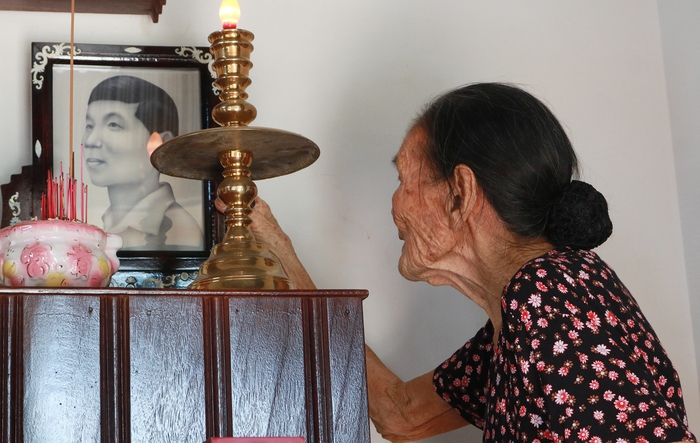Mẹ Việt Nam Anh hùng đón con về qua những nén hương trầm - Ảnh 1.