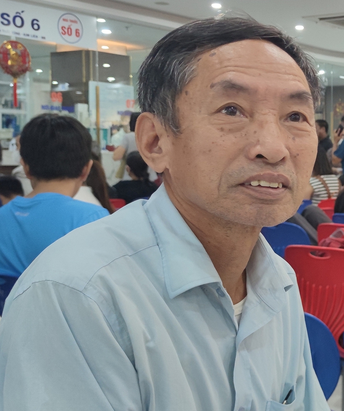 Thương binh Lê Doãn Hữu đi khám tại Bệnh viện Đại học Y Hà Nội Thương binh Lê Doãn Hữu đi khám tại Bệnh viện Đại học Y Hà Nội