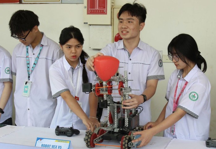 Giáo dục Sơn La bứt phá nhờ chuyển đổi số và ứng dụng AI- Ảnh 2.