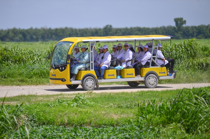 "Mở khóa tự nhiên": Vinamilk biến rào cản thành vòng tuần hoàn xanh tại trang trại sinh thái- Ảnh 1. "Mở khóa tự nhiên": Vinamilk biến rào cản thành vòng tuần hoàn xanh tại trang trại sinh thái- Ảnh 1.