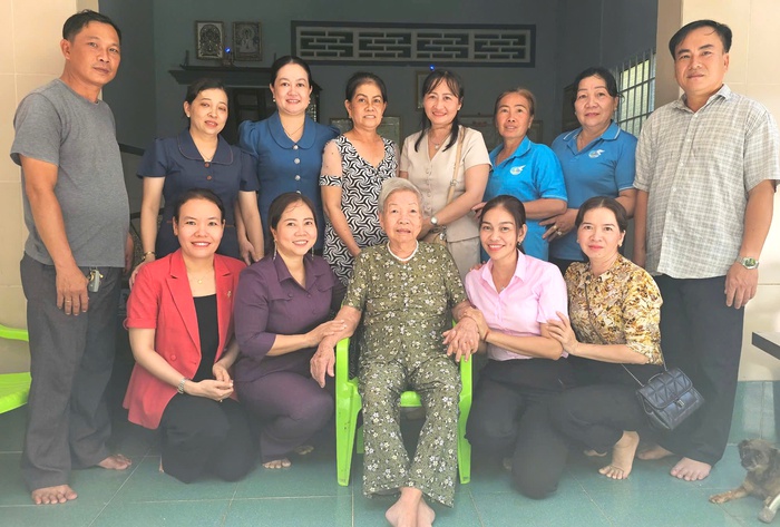 Vĩnh Long: Kịp thời tháo gỡ khó khăn để Hội Phụ nữ cơ sở hoạt động thông suốt- Ảnh 1. Vĩnh Long: Kịp thời tháo gỡ khó khăn để Hội Phụ nữ cơ sở hoạt động thông suốt- Ảnh 1.