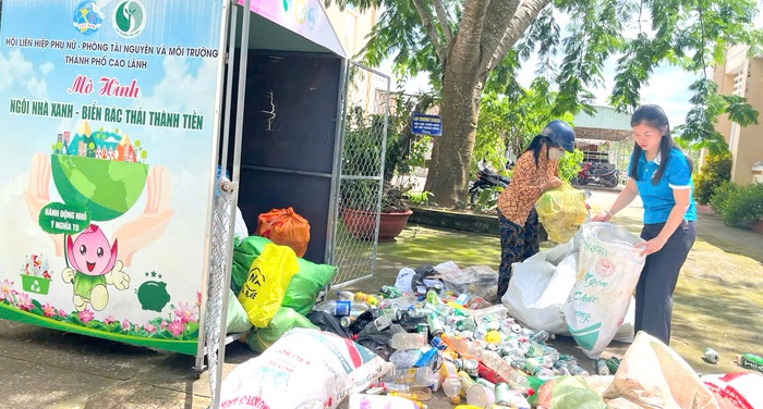 Đổi rác thải nhựa nhận quà yêu thương- Ảnh 1.