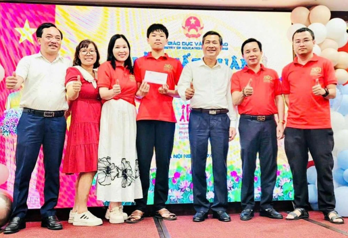 Nam sinh giành Huy chương Vàng duy nhất cho đoàn Việt Nam tại Olympic Vật lý Quốc tế 2025- Ảnh 2.