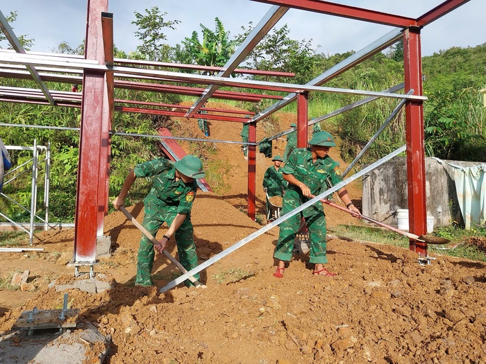 Trao sinh kế cho đồng bào dân tộc Hà Nhì ở bản Tả Ló San- Ảnh 2.