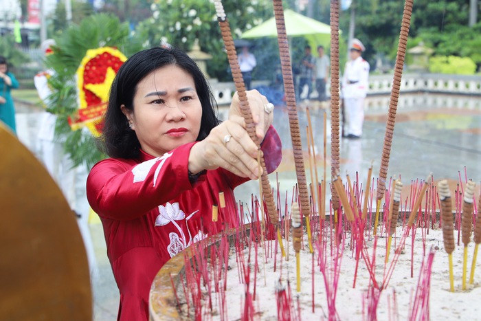 Chủ tịch Hội LHPNVN tri ân Mẹ Việt Nam anh hùng, người có công, gia đình chính sách tại Gia Lai- Ảnh 2. Chủ tịch Hội LHPNVN tri ân Mẹ Việt Nam anh hùng, người có công, gia đình chính sách tại Gia Lai- Ảnh 2.