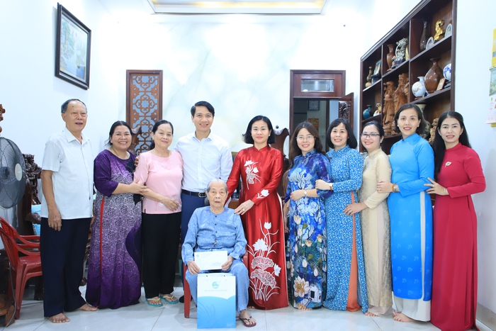 Chủ tịch Hội LHPNVN tri ân Mẹ Việt Nam anh hùng, người có công, gia đình chính sách tại Gia Lai- Ảnh 5. Chủ tịch Hội LHPNVN tri ân Mẹ Việt Nam anh hùng, người có công, gia đình chính sách tại Gia Lai- Ảnh 5.
