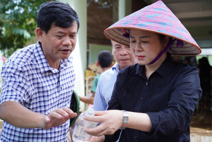 Sở Y tế Nghệ An khẩn trương triển khai các biện pháp ứng phó dịch bệnh sau lũ- Ảnh 3. Sở Y tế Nghệ An khẩn trương triển khai các biện pháp ứng phó dịch bệnh sau lũ- Ảnh 3.