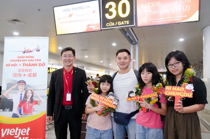 Thêm đường bay mới, đón hè rực rỡ cùng Vietjet tại Thành Đô (Trung Quốc)- Ảnh 2.