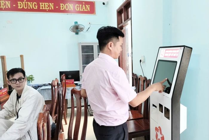 Đưa hành chính gần dân, giảm nghèo thông tin từ những thay đổi cụ thể- Ảnh 1.