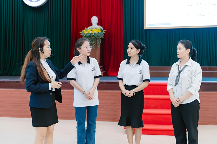 Những bà mẹ thầm lặng "nuôi" con chữ giữa đại ngàn- Ảnh 4. Những bà mẹ thầm lặng "nuôi" con chữ giữa đại ngàn- Ảnh 4.