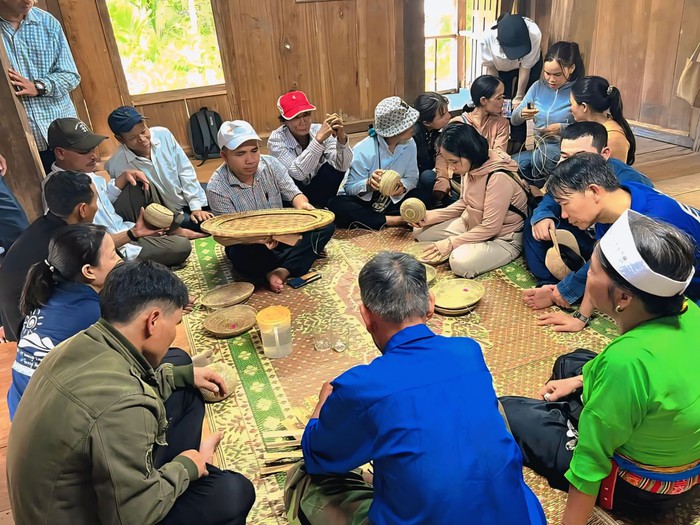 Phụ nữ vùng cao chung tay bảo tồn văn hóa, từng bước vươn lên thoát nghèo- Ảnh 2. Phụ nữ vùng cao chung tay bảo tồn văn hóa, từng bước vươn lên thoát nghèo- Ảnh 2.