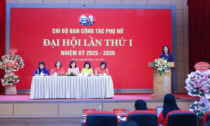 Chi bộ Ban Công tác Phụ nữ tổ chức thành công Đại hội lần thứ I, nhiệm kỳ 2025 - 2030- Ảnh 1. Chi bộ Ban Công tác Phụ nữ tổ chức thành công Đại hội lần thứ I, nhiệm kỳ 2025 - 2030- Ảnh 1.