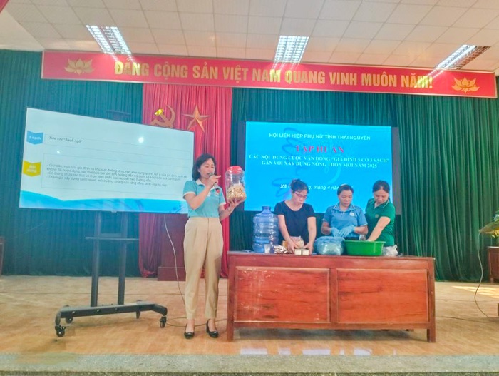 Thái Nguyên: Phụ nữ tiên phong xây dựng nông thôn mới với mô hình “Gia đình 5 có, 3 sạch”- Ảnh 1. Thái Nguyên: Phụ nữ tiên phong xây dựng nông thôn mới với mô hình “Gia đình 5 có, 3 sạch”- Ảnh 1.