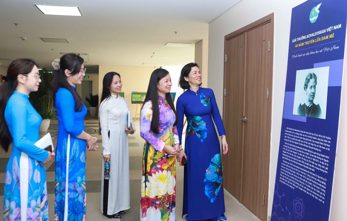 Chi bộ Ban Công tác Phụ nữ tổ chức thành công Đại hội lần thứ I, nhiệm kỳ 2025 - 2030- Ảnh 4. Chi bộ Ban Công tác Phụ nữ tổ chức thành công Đại hội lần thứ I, nhiệm kỳ 2025 - 2030- Ảnh 4.