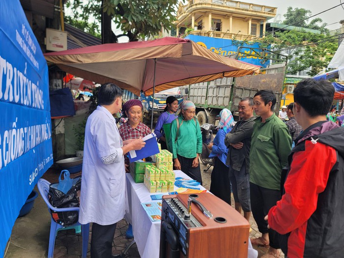 Truyền thông tại 20 chợ phiên vùng cao về Phòng chống tác hại của thuốc lá- Ảnh 11.