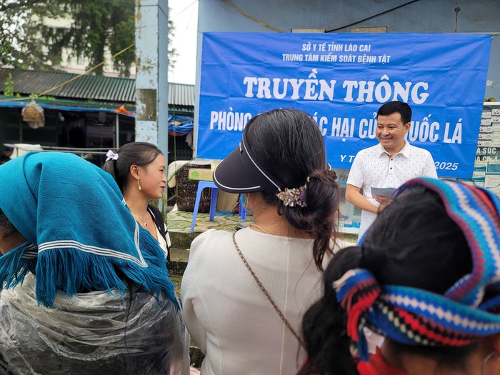 Truyền thông tại 20 chợ phiên vùng cao về Phòng chống tác hại của thuốc lá- Ảnh 4.