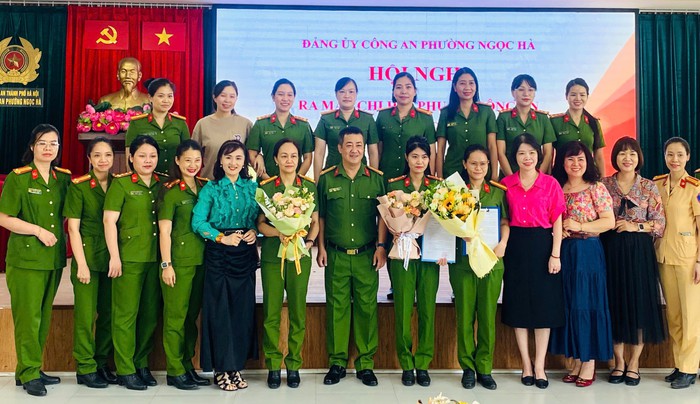 Hà Nội: Ra mắt Chi hội Phụ nữ Công an phường Ngọc Hà- Ảnh 3.