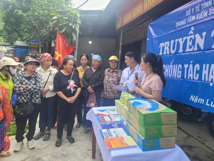 Truyền thông tại 20 chợ phiên vùng cao về Phòng chống tác hại của thuốc lá- Ảnh 5.