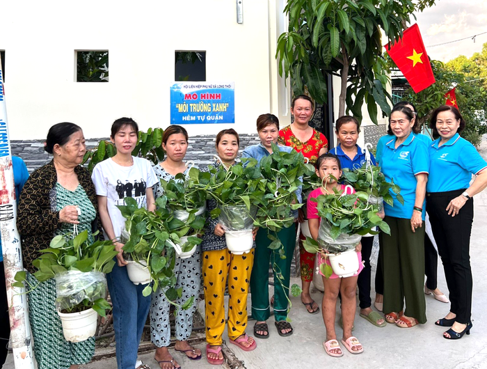 Phụ nữ Hiệp Phước góp sức định hình diện mạo nông thôn mới sau sáp nhập- Ảnh 5.