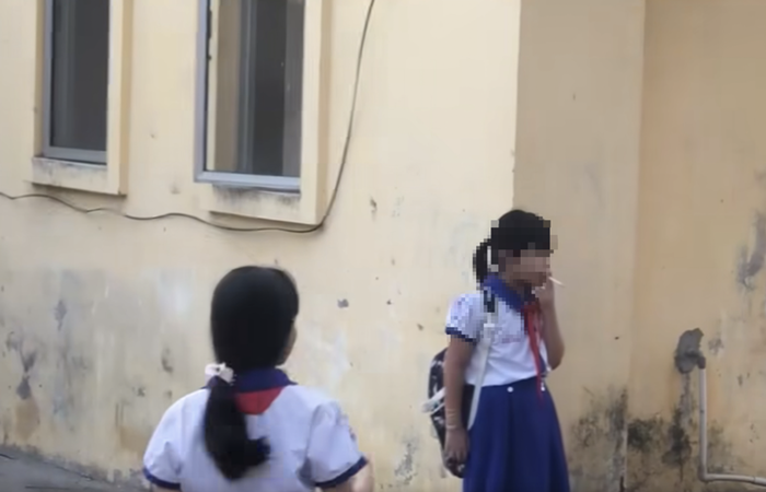 Báo động khi nữ sinh hút thuốc lá điện tử gia tăng- Ảnh 1.