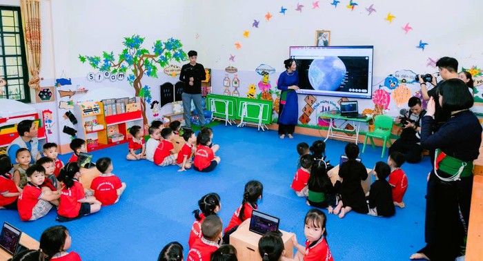Lào Cai: Xây dựng nền giáo dục thông minh, hiện đại nhờ ứng dụng chuyển đổi số- Ảnh 1. Lào Cai: Xây dựng nền giáo dục thông minh, hiện đại nhờ ứng dụng chuyển đổi số- Ảnh 1.
