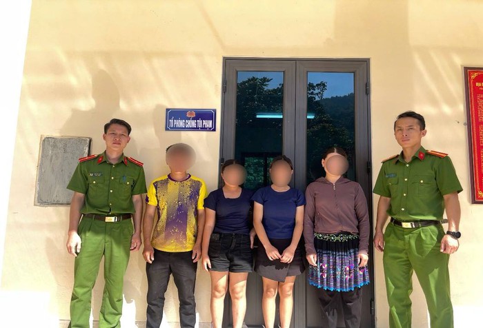 Ngăn chặn kịp thời 2 bé gái ở Lào Cai bị đối tượng lạ đến tận thôn "đón đi làm thuê"- Ảnh 1. Ngăn chặn kịp thời 2 bé gái ở Lào Cai bị đối tượng lạ đến tận thôn "đón đi làm thuê"- Ảnh 1.